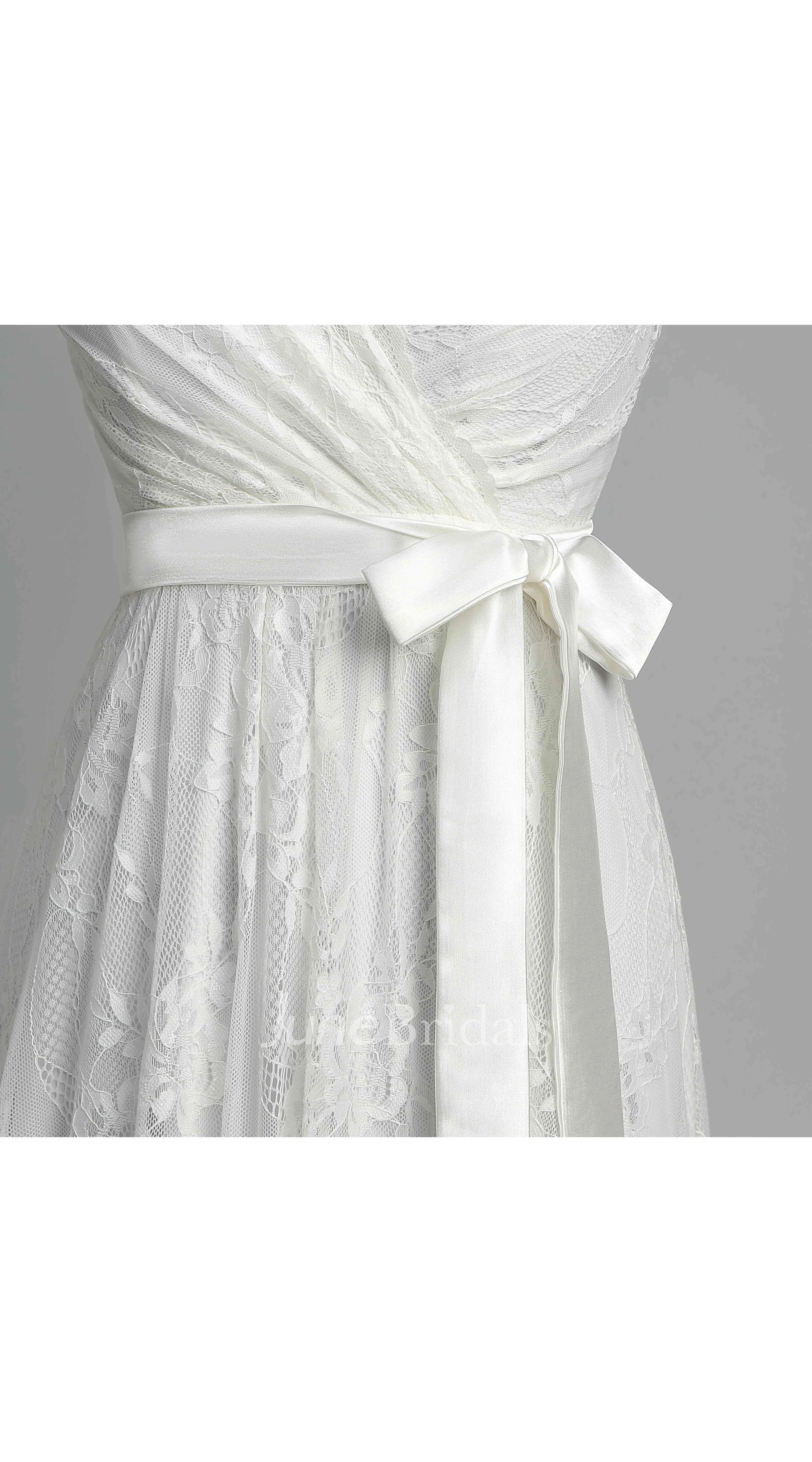 Floor-length A-line Scalloped V-neck Cap Illusion Short Sleeve Low-V Back Lace Weeding Dress