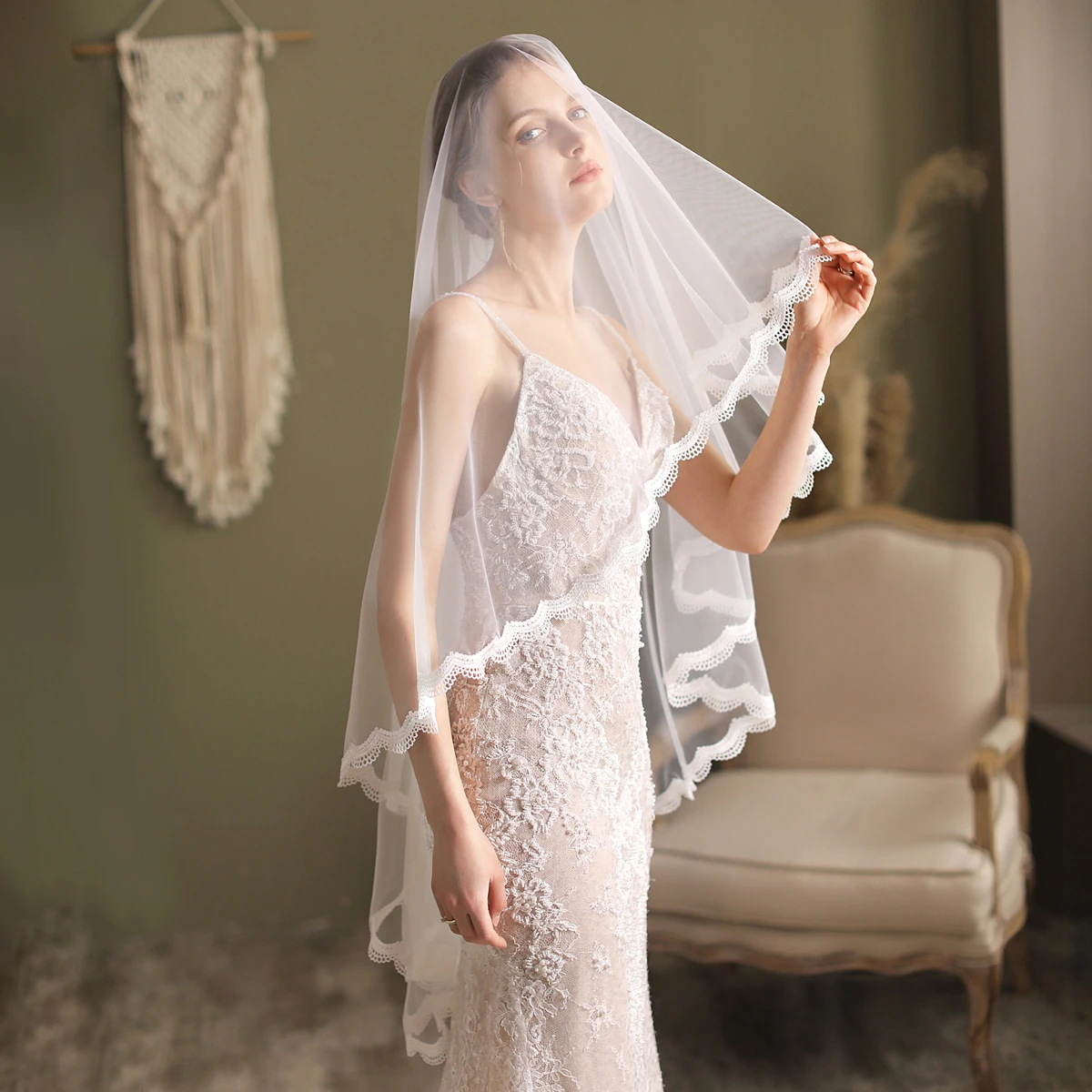 Simple Style Bridal Veil with Lace Trim