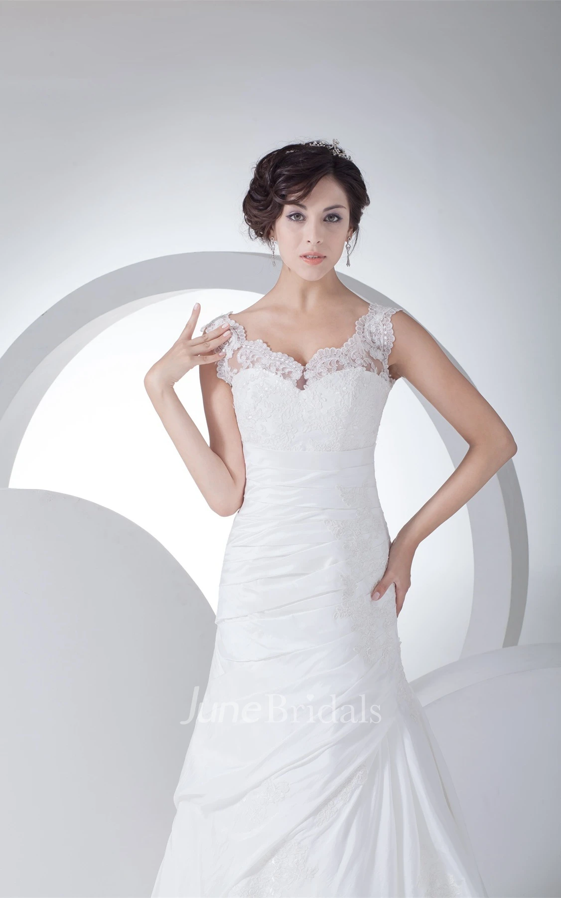 Caped-Sleeve Mermaid Ruched Dress with Appliques