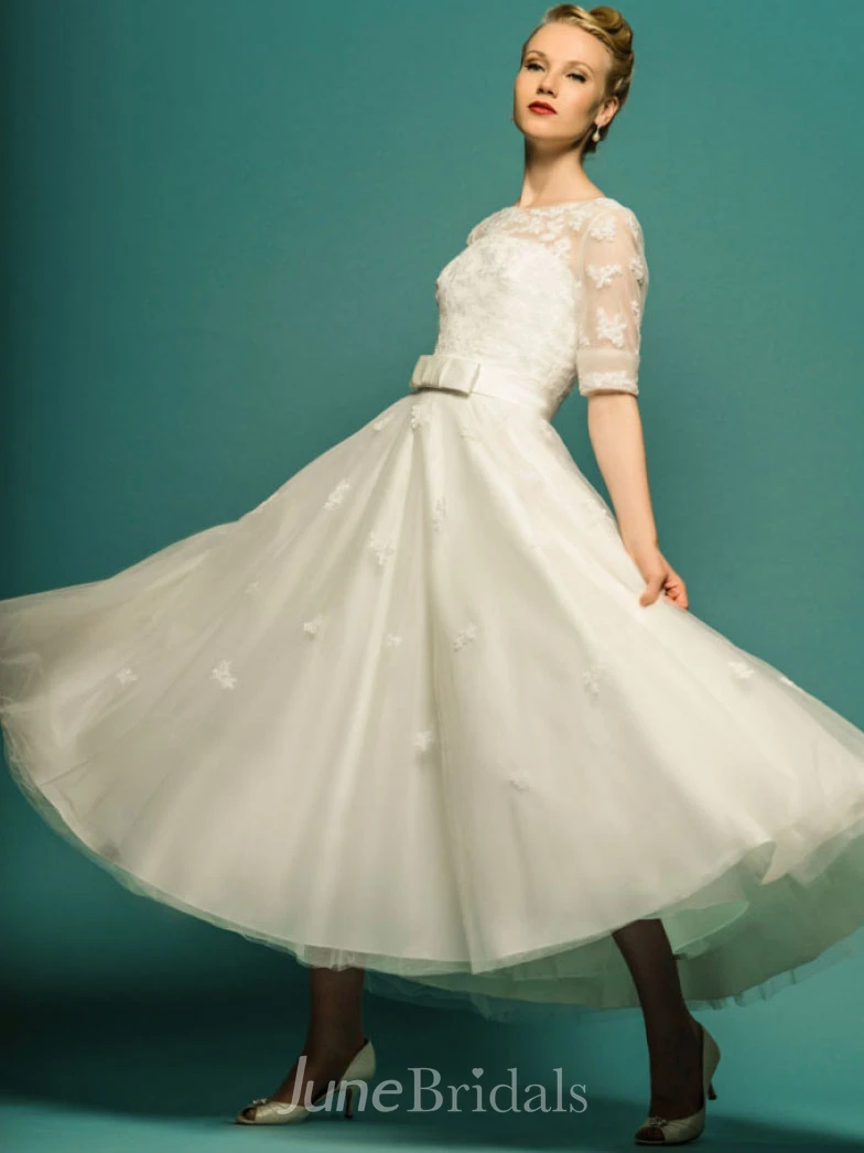 A-Line Tea-Length Scoop Neck Half Sleeve Appliqued Tulle Wedding Dress