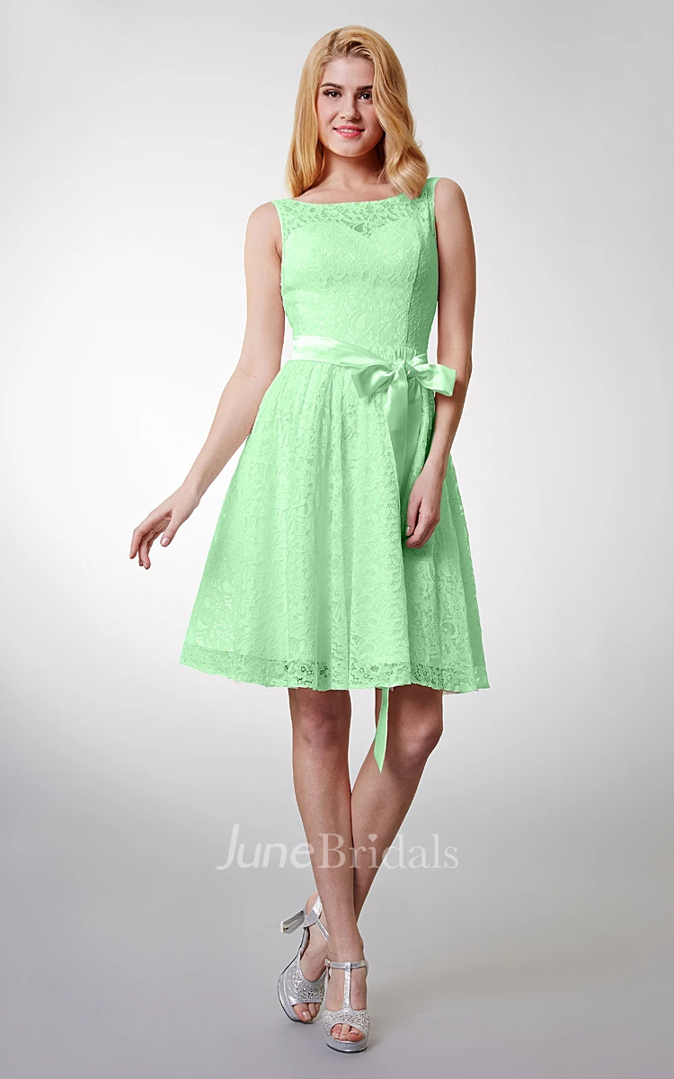 Bateau Neck Lace Knee-length Bridesmaid Dress