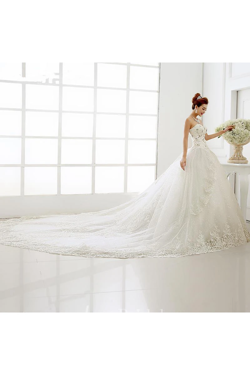 Glamorous Sweetheart Beadings Crystal Wedding Dresses Ball Gown Tulle Lace With Long Train