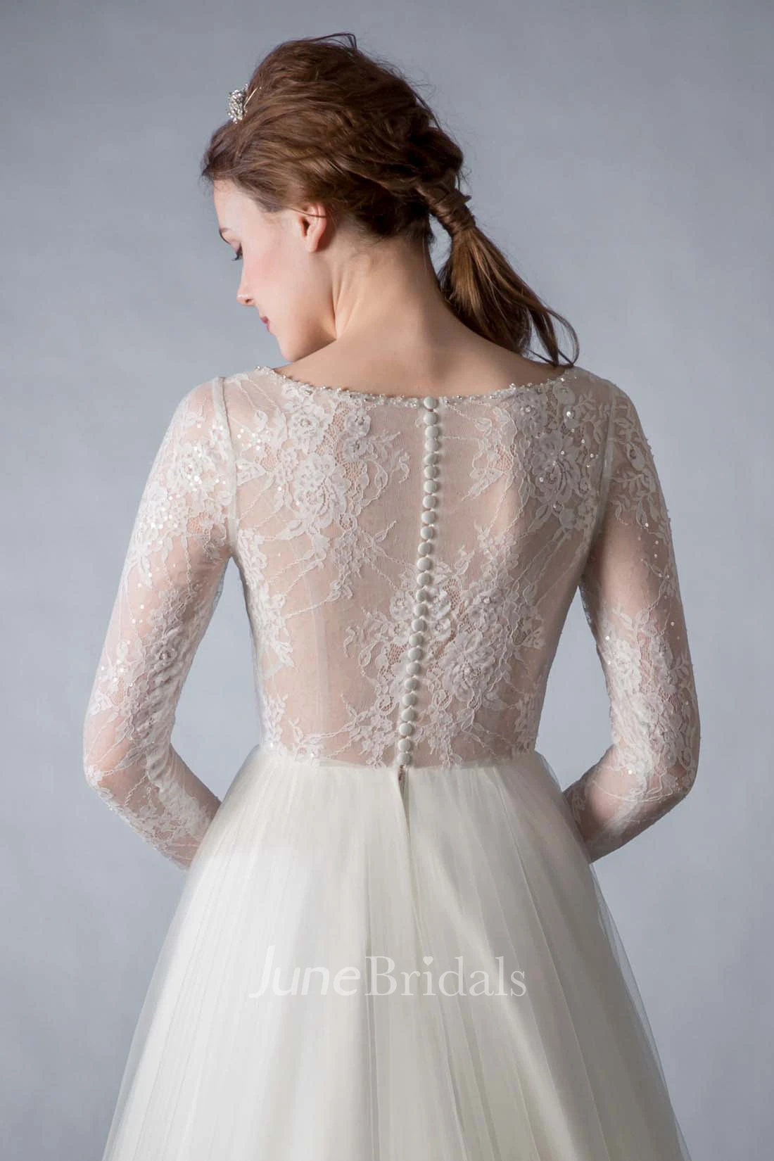 A-Line Lace Scoop Neck Long Sleeve Tulle Wedding Dress