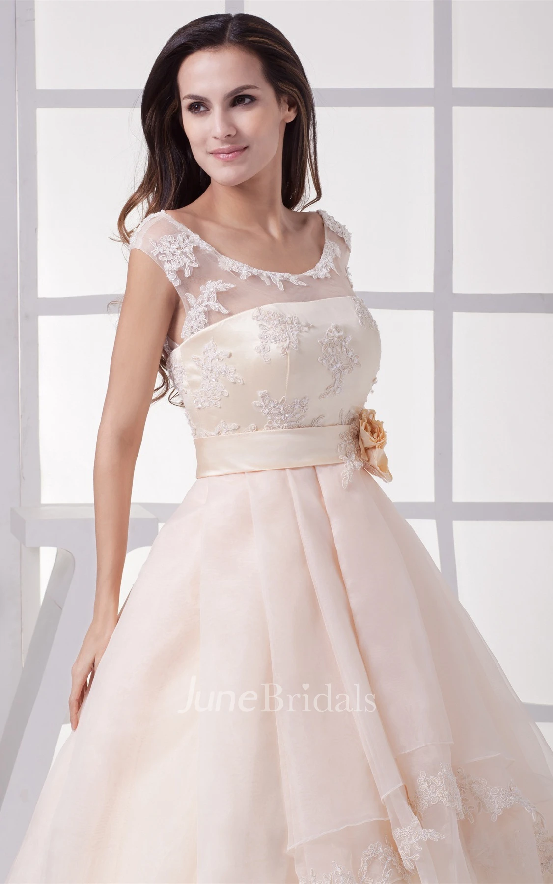 Sleeveless Scoop-Neckline Illusion Sweetheart Dress with Lace Appliques and Side Draping