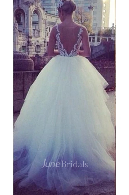 Chic Pearls Appliques Princess Wedding Dress Tulle Court Train