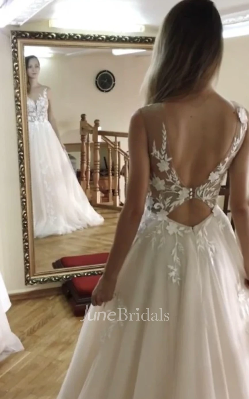 Beach Princess A-Line Boho Lace Ivory Wedding Dress Sexy Floral Organza Court Train Sleeveless Backless Bridal Gown with Appliques