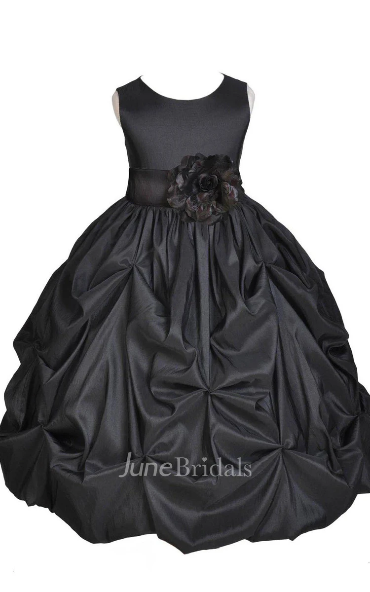 Sleeveless A-line Ruffled Dress With Flower and Bow