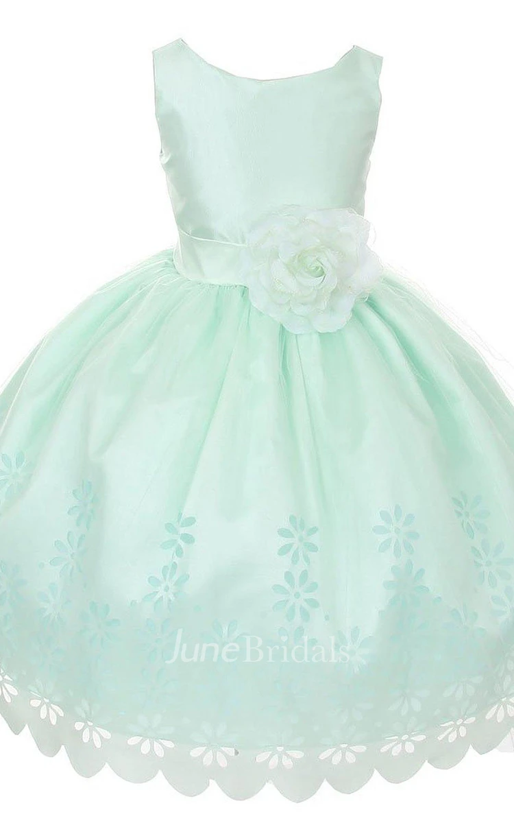 Sleeveless A-line Dress With Flower and Pleats