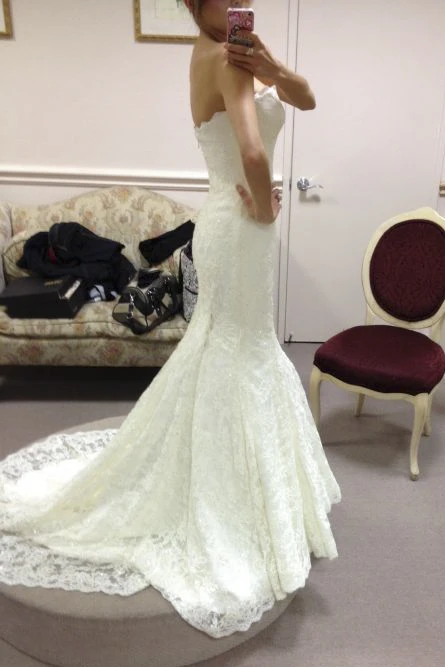 Sleeveless Scalloped Sweetheart Neckline Mermaid Lace Gown With Pleats