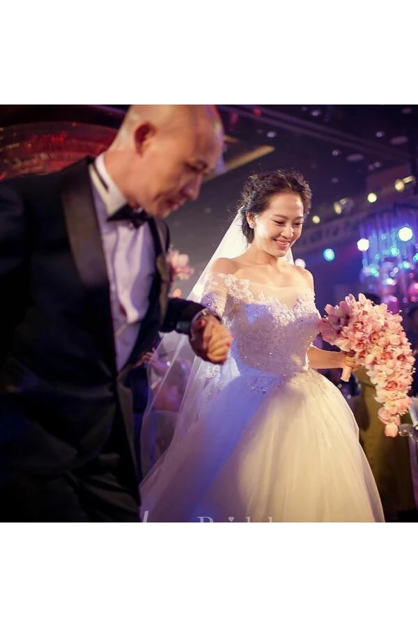 Newest Off-the-shoulder Lace Sequins Wedding Dress Tulle Half Sleeve