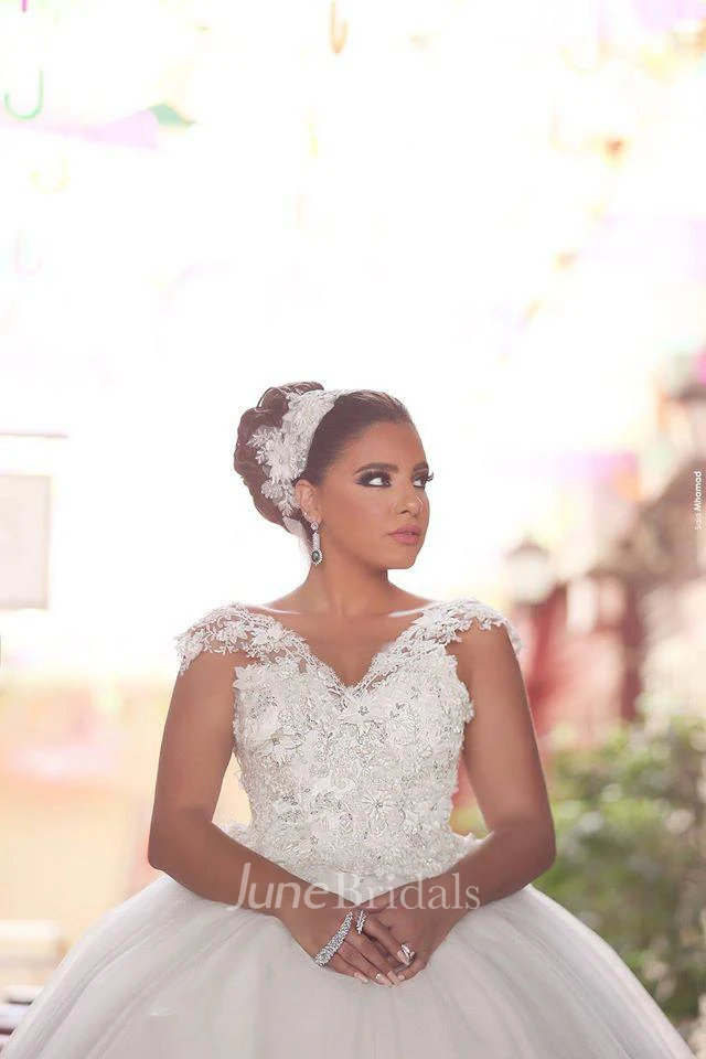 Delicate Tulle Lace Flowers Wedding Dress Ball Gown Cap Sleeve Plus Size