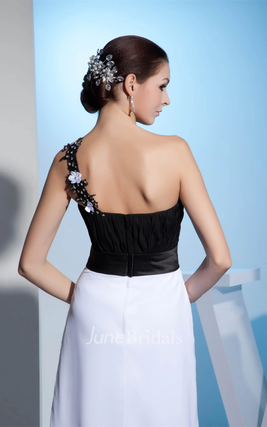 Black-And-White Floor-Length One-Shoulder Appliqued Waist and Dress With Ruching