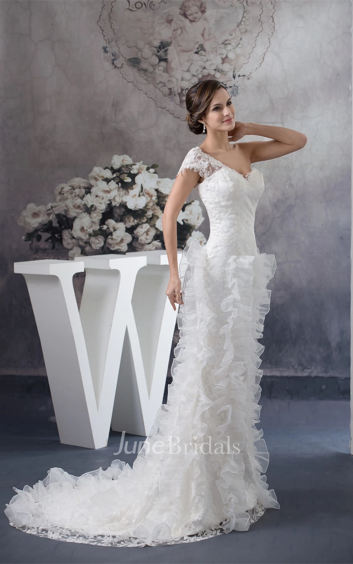 One-Shoulder Lace Mermaid Dress with Ruffled Design