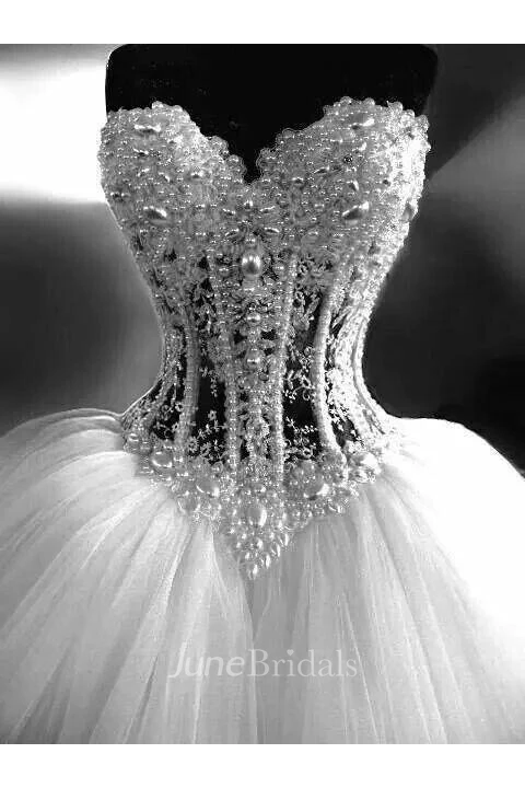 Elegant Sweetheart Sleeveless Tulle Wedding Dress With Appliques Beadings