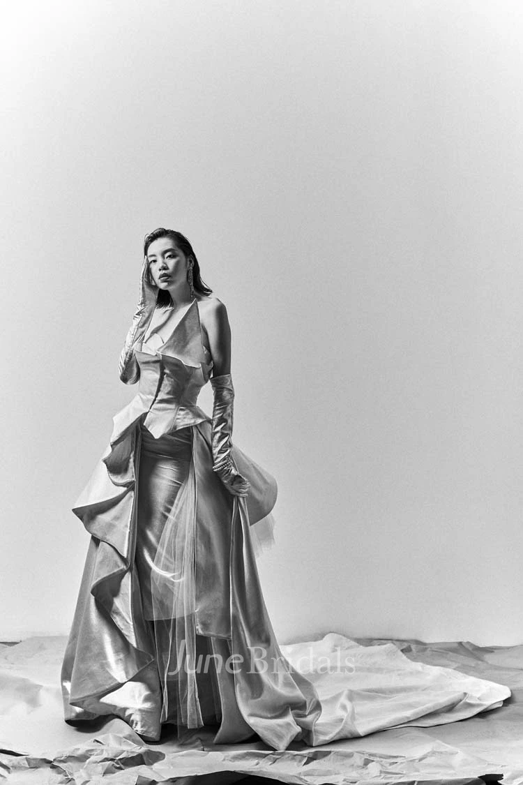 Stunning Sweetheart Satin Wedding Dress with Dramatic Side Draping