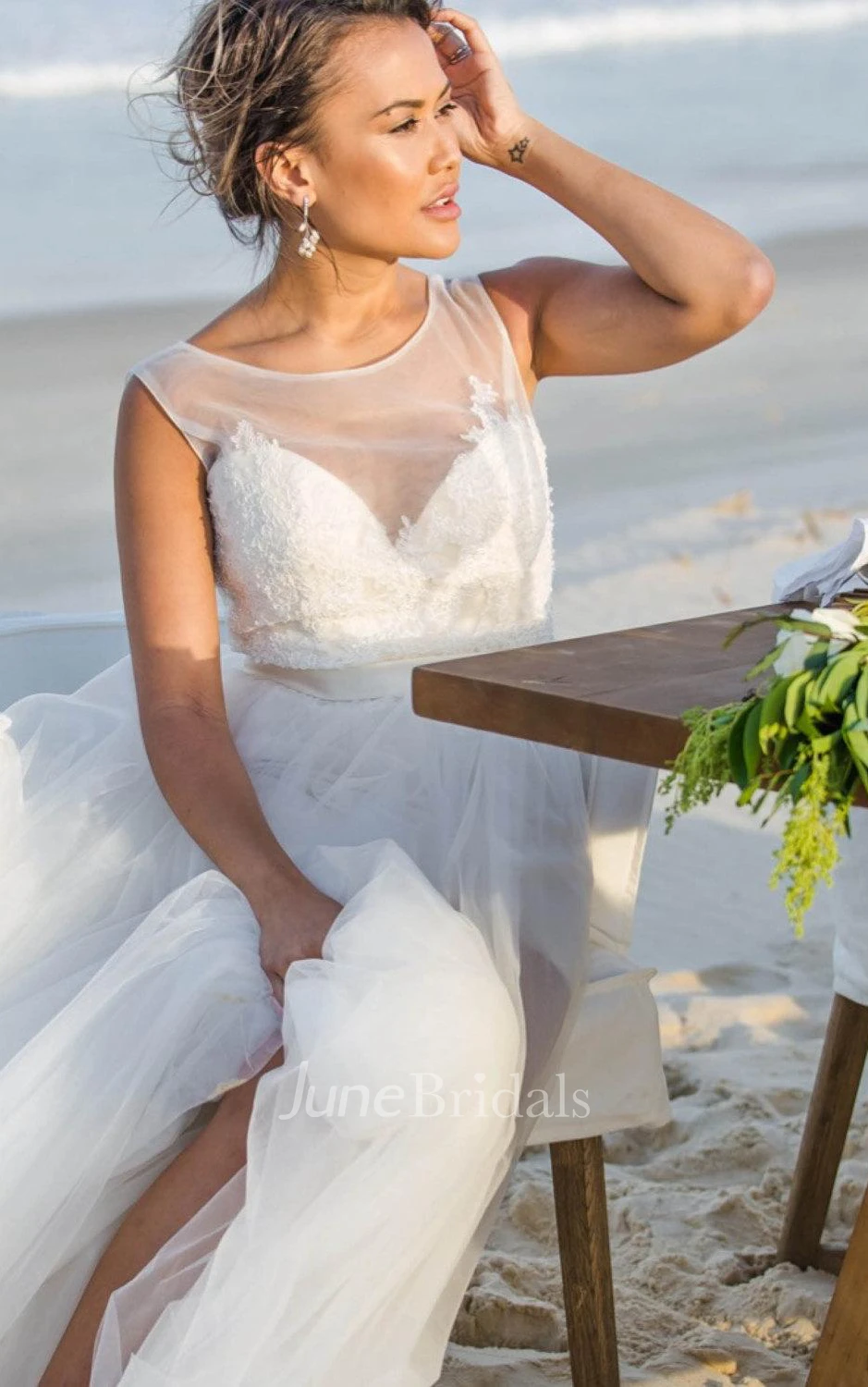 Sleeveless Scoop-Neck Tulle Dress With Appliques And Illusion Back