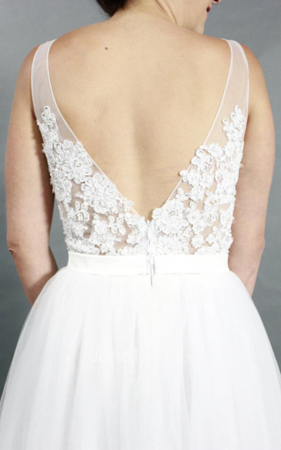 V-Neck Sleeveless Long A-Line Tulle Wedding Dress With Lace Bodice