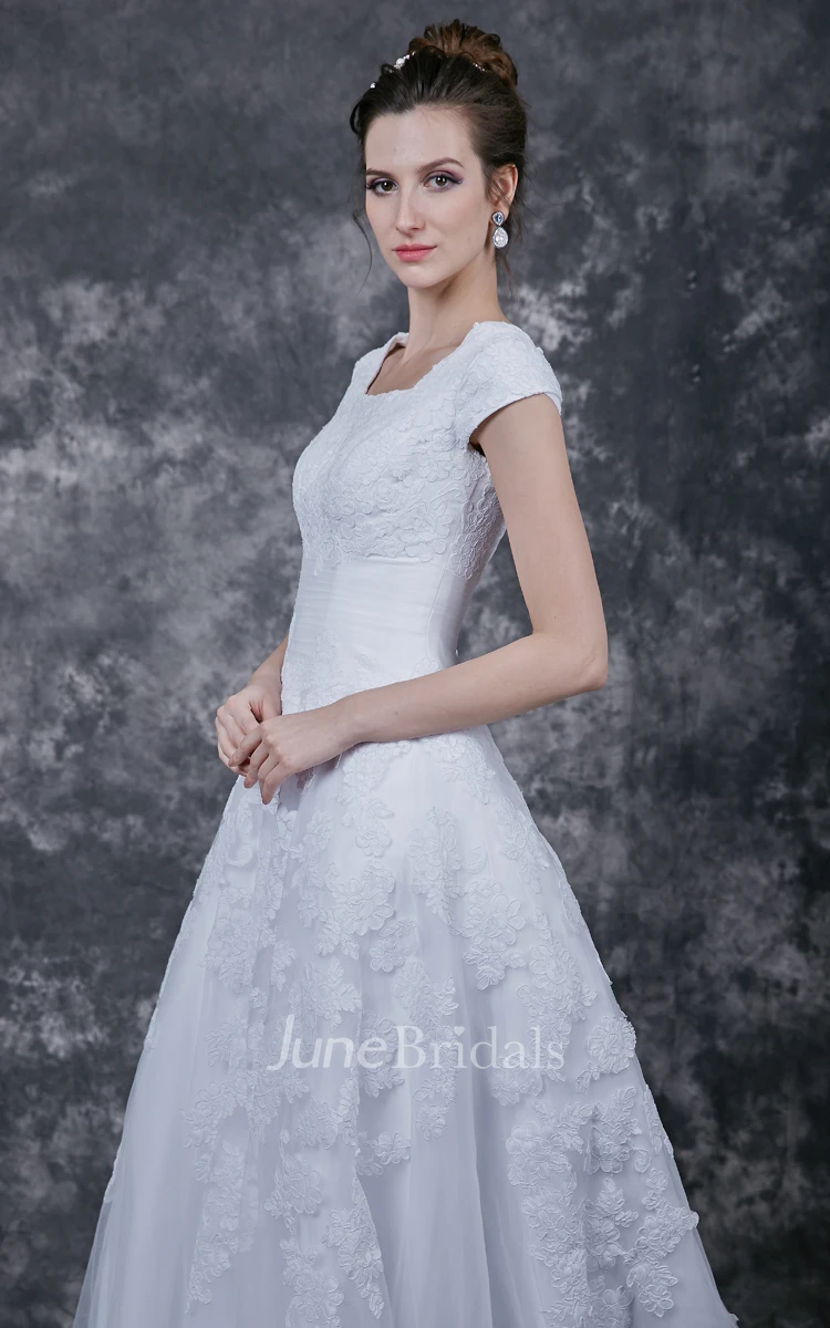 Vintage Style Modest Bridesmaid Dress With Court Train