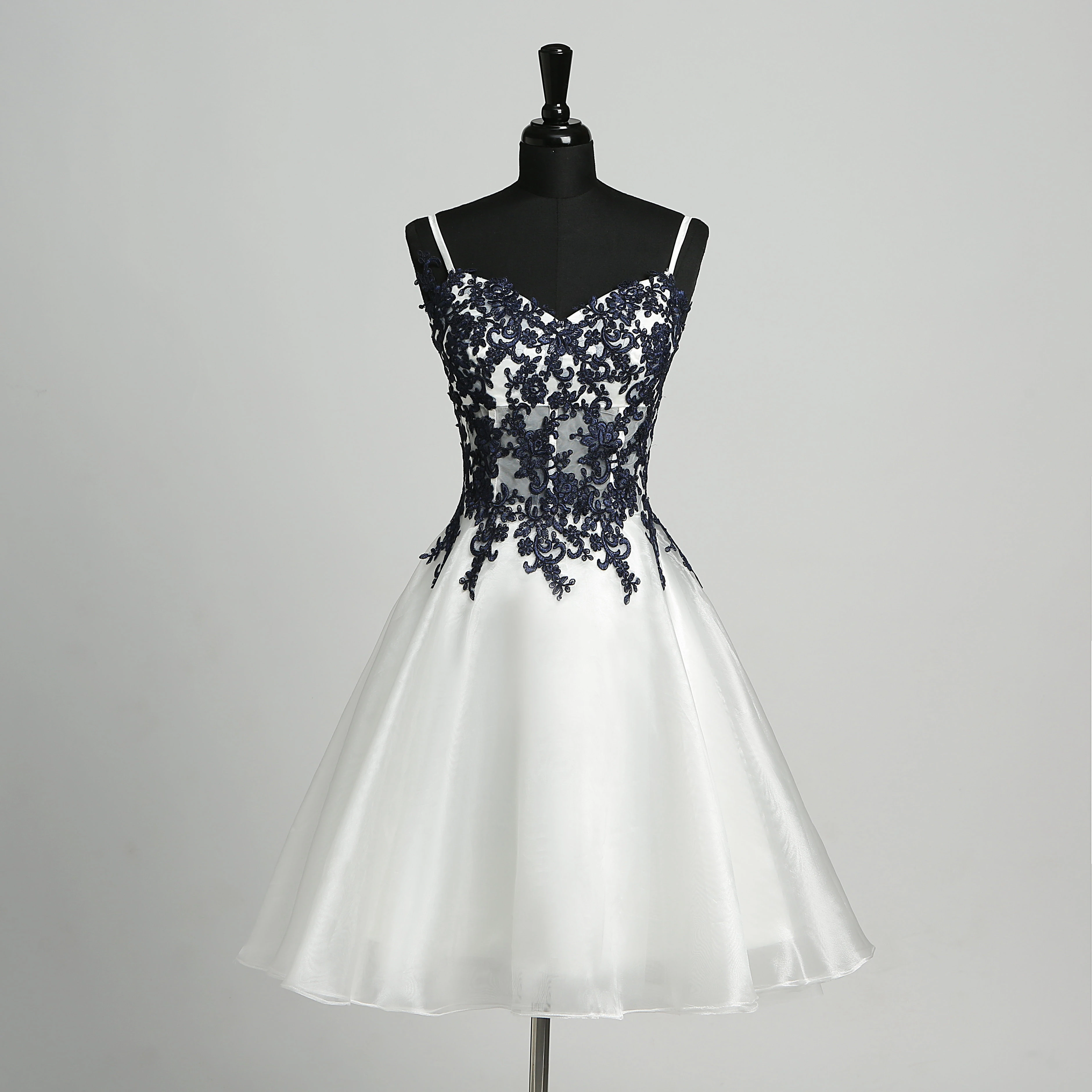 A-Line Straps Organza Elegant Romantic Short Mini Sleeveless Straps Dress with Appliques