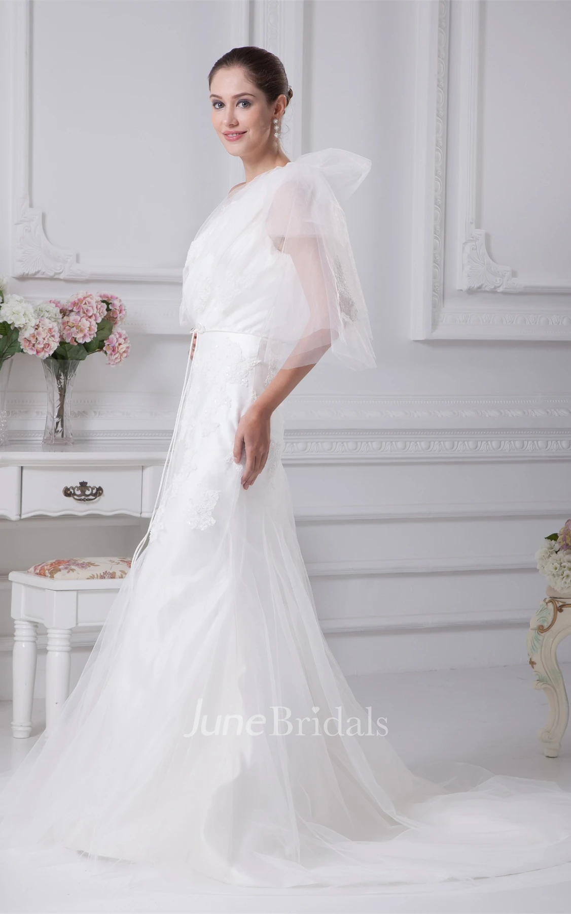 One-Shoulder Tulle Appliqued Dress with Trumpet Silhouette
