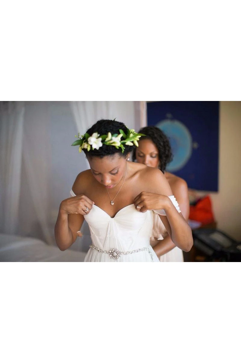 Newest White Off-the-shoulder Chiffon Wedding Dress With Beadings