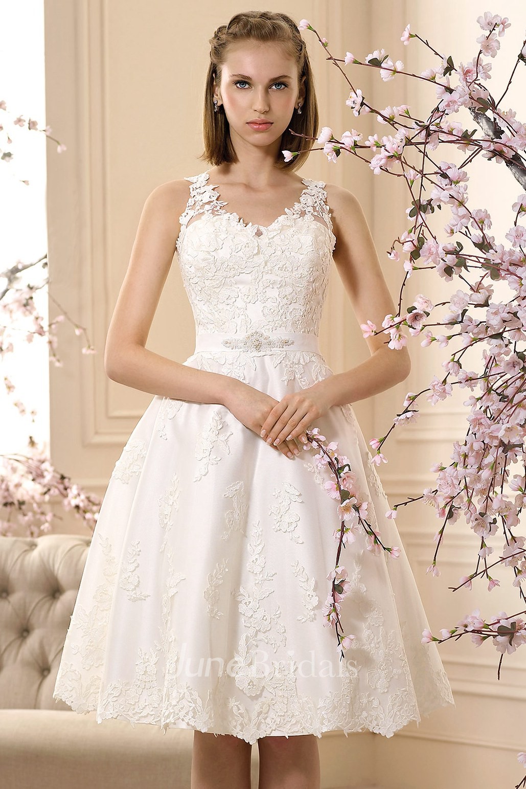 A-Line V-Neck Sleeveless Knee-Length Appliqued Lace Wedding
