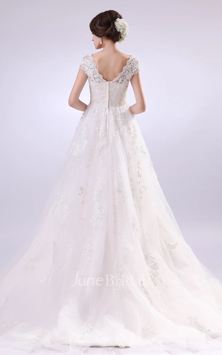 Romantic Sweetheart Sleeveless Cap-Sleeved Gown With Full Laces