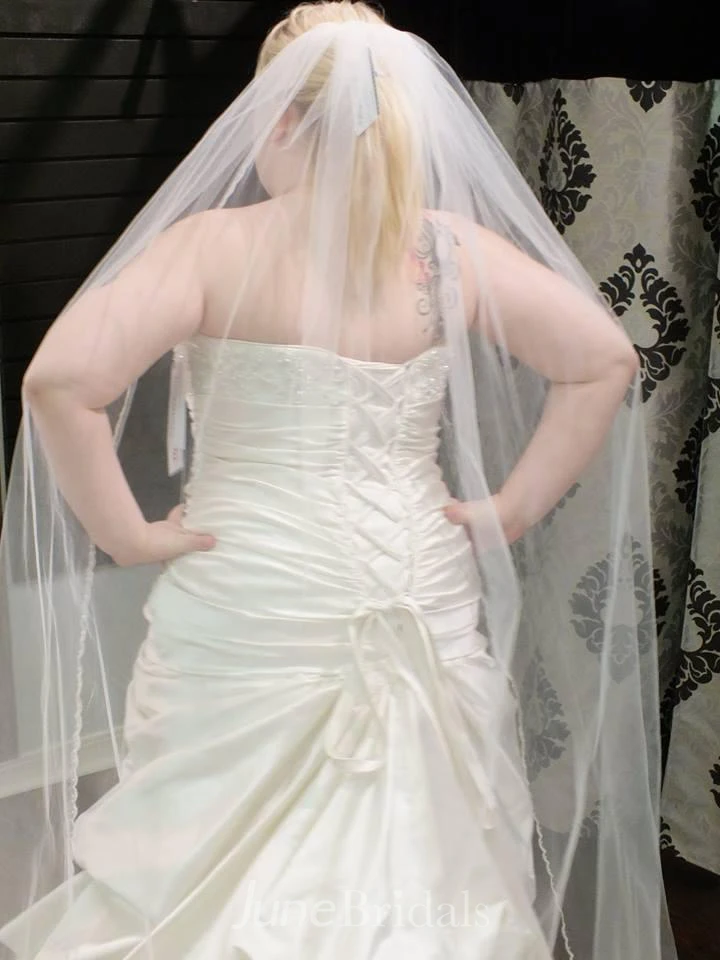 Glamorous Lace Plue Size Wedding Dress Lace-up With Ruffles