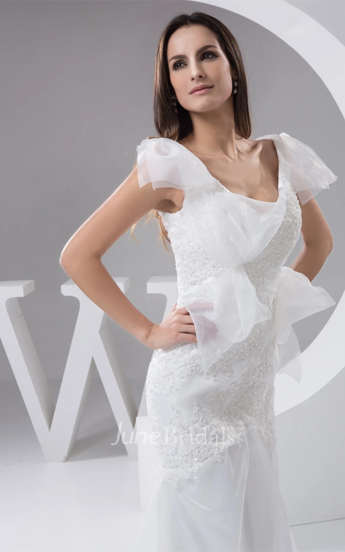 V-Neck Sheath Maxi Dress with Appliques and Brush Train