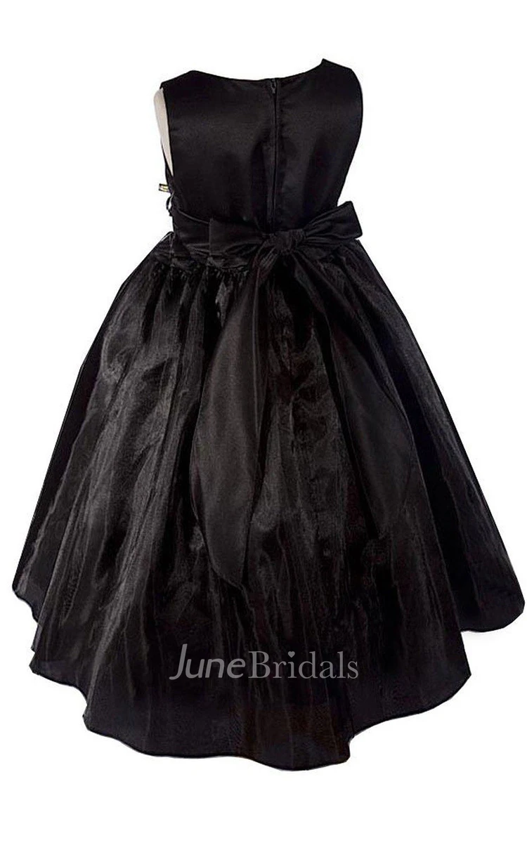 Sleeveless Scoop-neck A-line Dress With Pleats and Flower