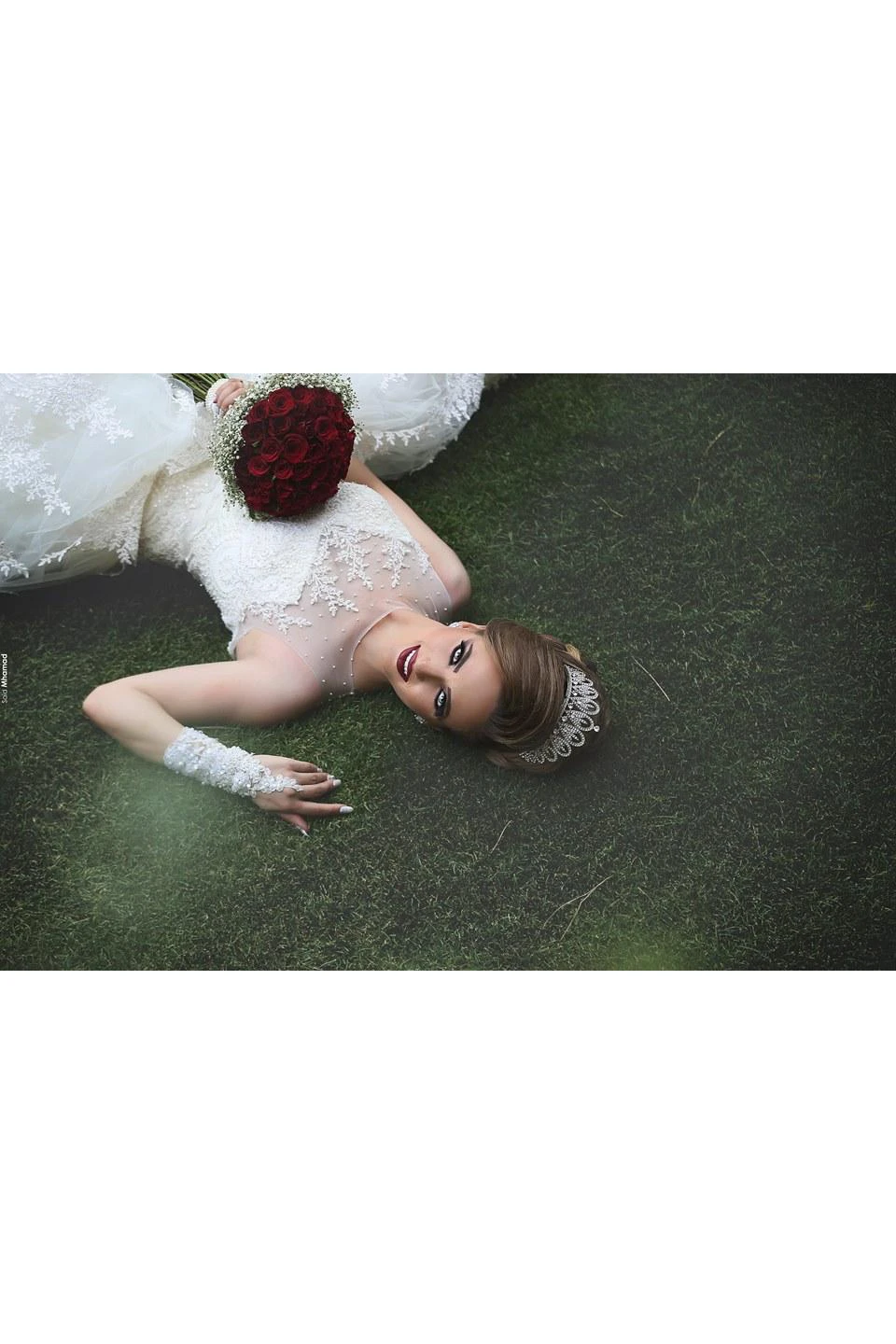 Elegant Tulle Lace Appliques Illusion Wedding Dress Ball Gown Zipper