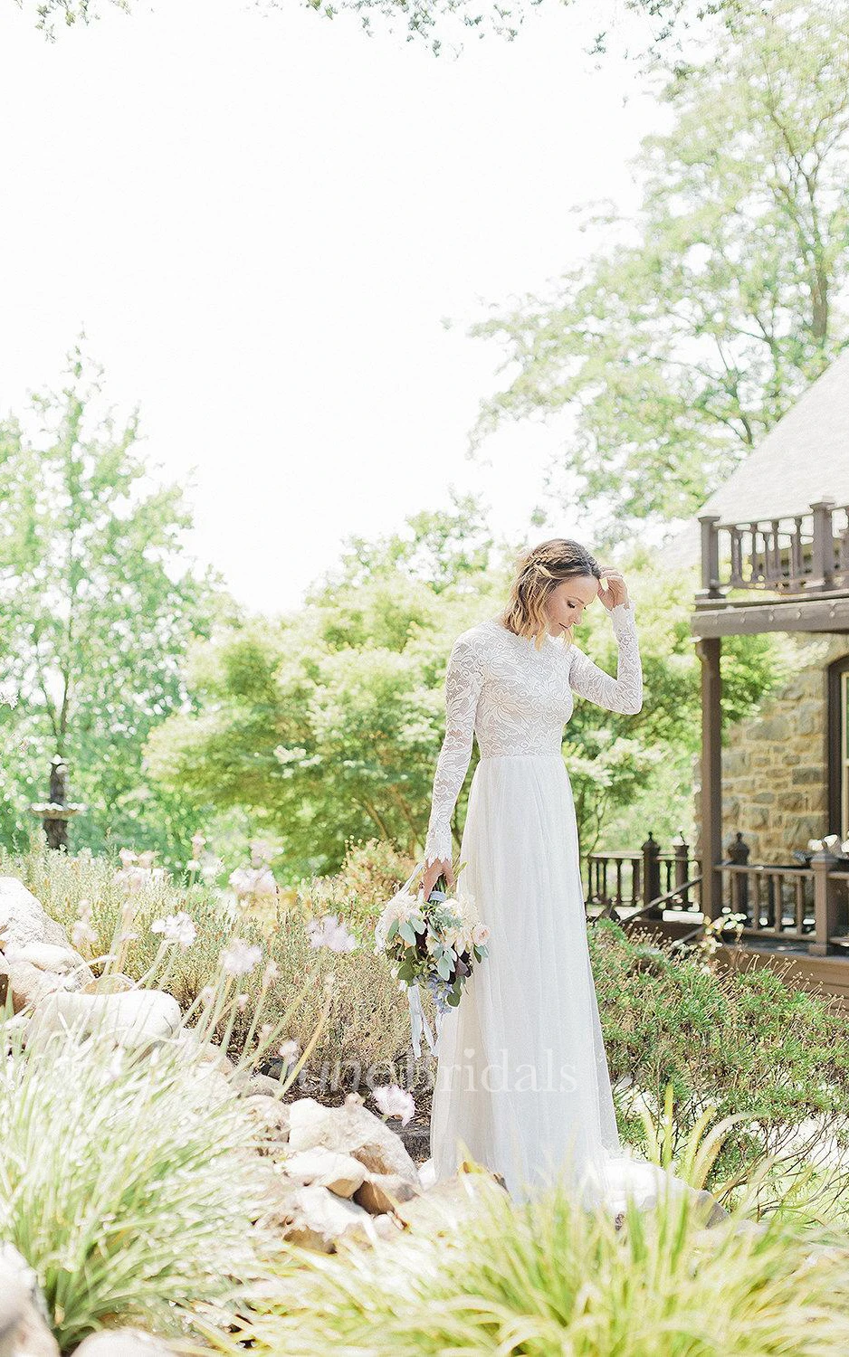 Long Sleeve Chiffon Tulle Lace Warm Wedding Dress