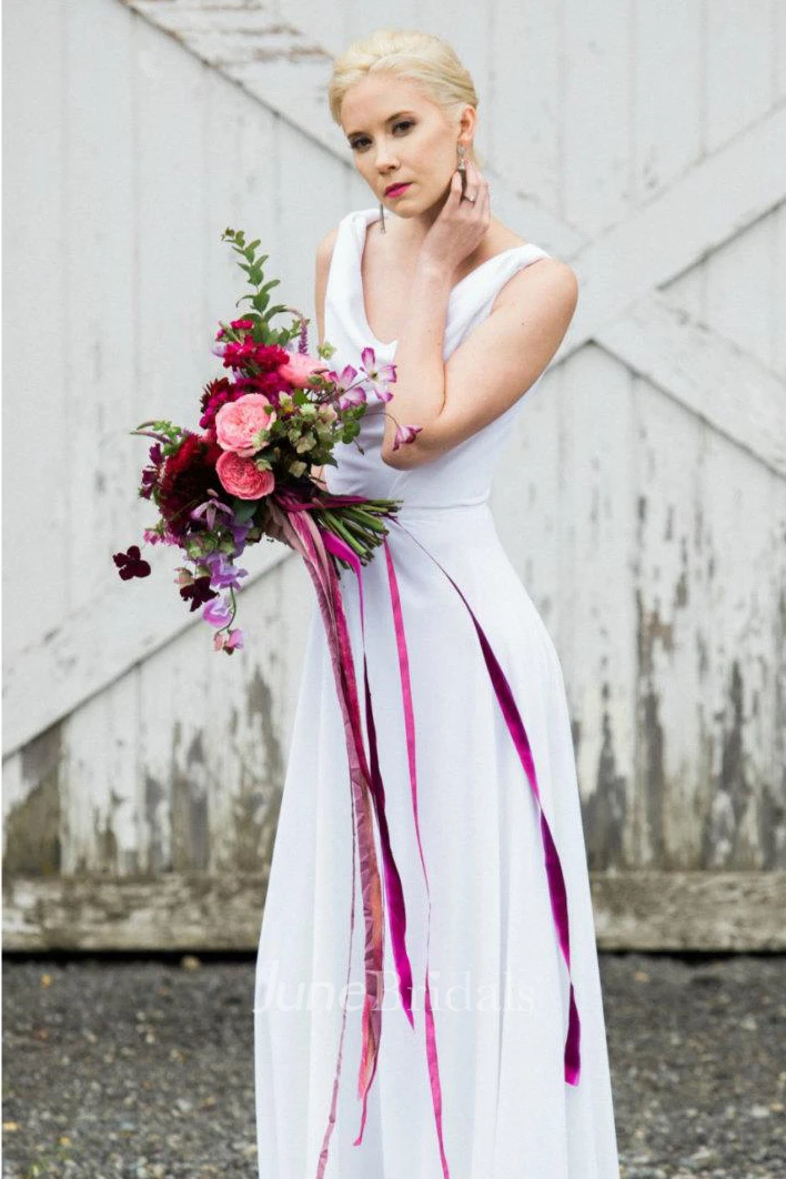 Chiffon Cowl-Neck Sleeveless Floor-Length Dress and Hand-Woven Hollow Three-dimensional Flowers White Pearl Hair Bands