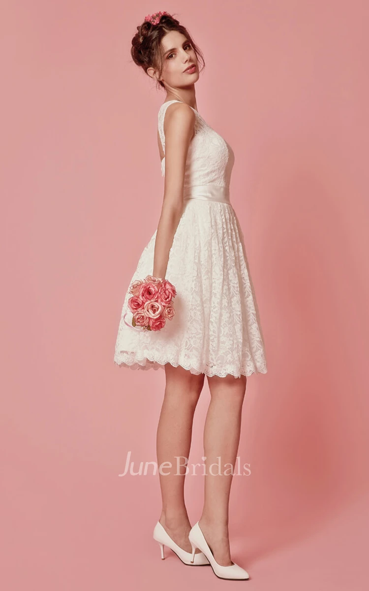 Sleeveless A-Line Lace Short Dress With Scoop Neckline