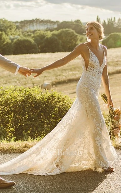 Bohemian Full Body Lace Mermaid Sexy Hip Wrap Winter Wedding Dress Spaghetti Straps with Backless