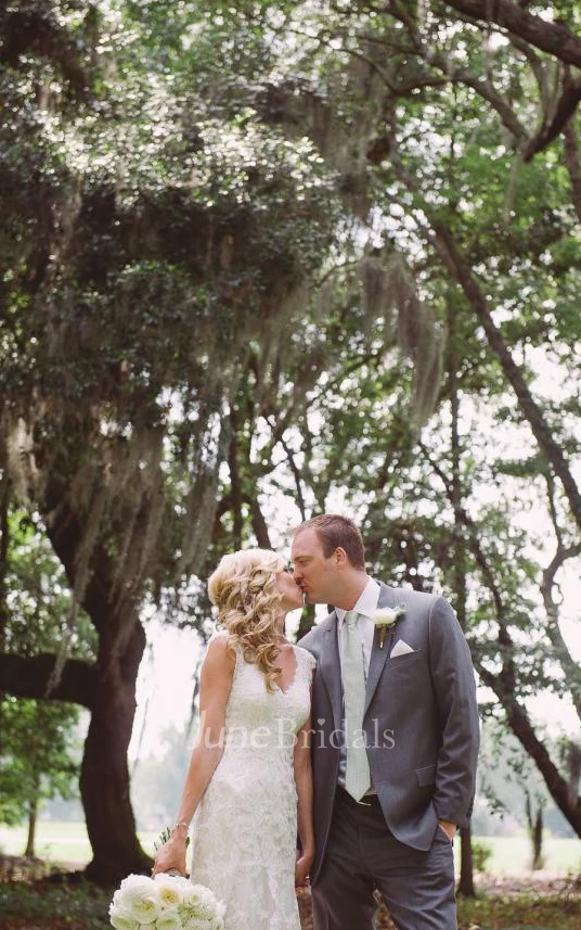 A-Line Short V-Neck Bell Cap Appliques Backless Lace Dress