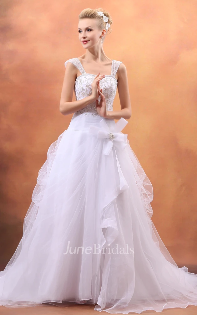 Sassy A-Line Embellished Gown With Bow And Soft Tulle
