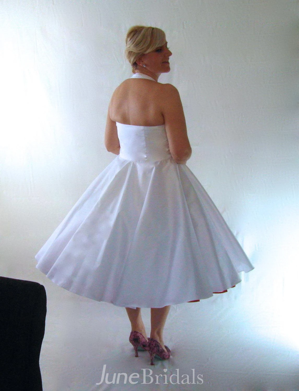 Rockabilly Tea Length Halter Neck Taffeta Wedding Dress With Bow and Beading