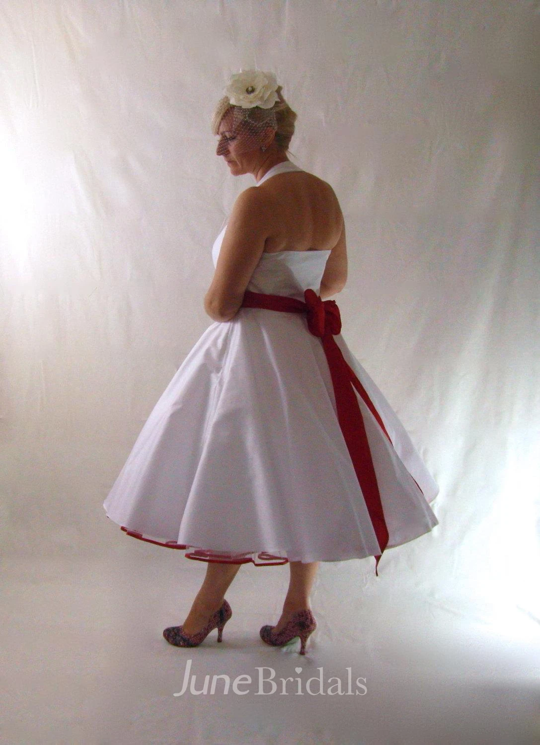 Rockabilly Tea Length Halter Neck Taffeta Wedding Dress With Bow and Beading