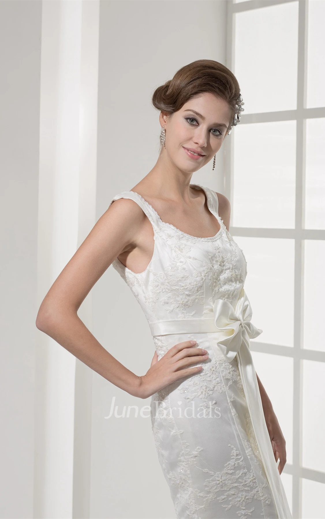 Sleeveless Mermaid Sheath Dress with Appliques and Ribbon