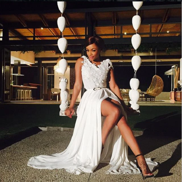 Sexy V-neck Cap Sleeve Chiffon Prom Dress With Front Split Appliques