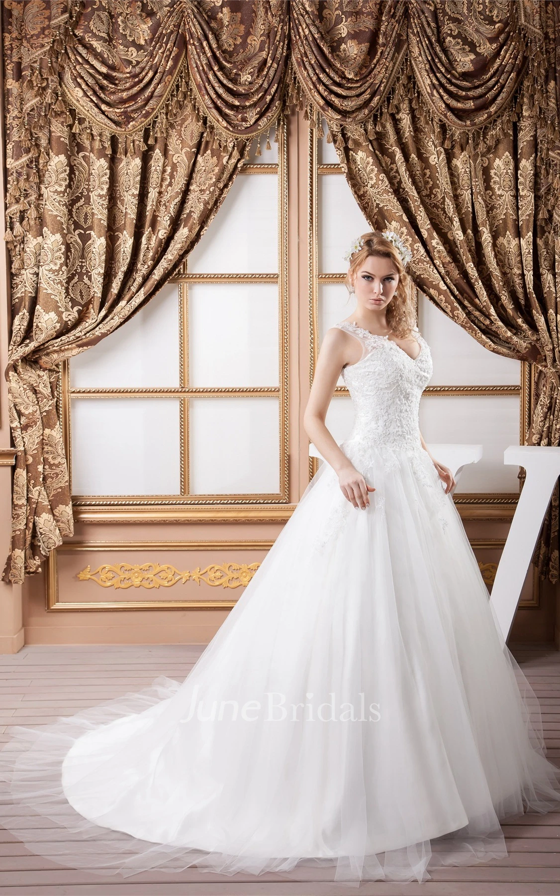 Plunged Caped-Sleeve Tulle A-Line Gown with Appliques