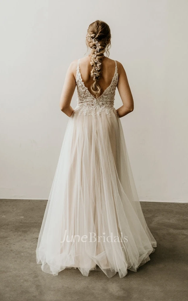 A-line Spaghetti Straps Elegant V-Neck Deep V-Back Romantic Tulle Lace Applique Spring Wedding Dress