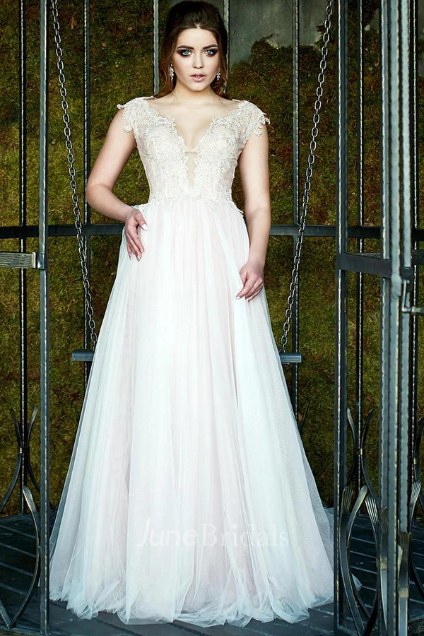 Deep-V-Neck Cap-Sleeve Tulle Dress With Lace Top And Sweep Train