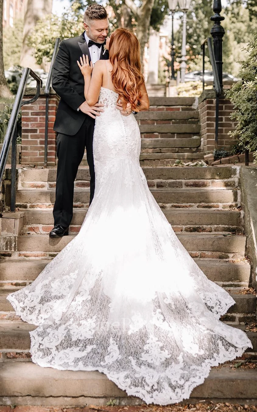 Sexy Spaghetti Mermaid V-neck Lace Appliques Boho Bridal Dress for Outdoor Garden Wedding