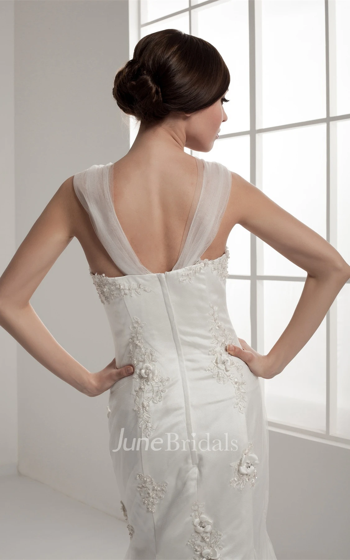 Sleeveless Mermaid Appliqued Dress with Flower and Sweep Train