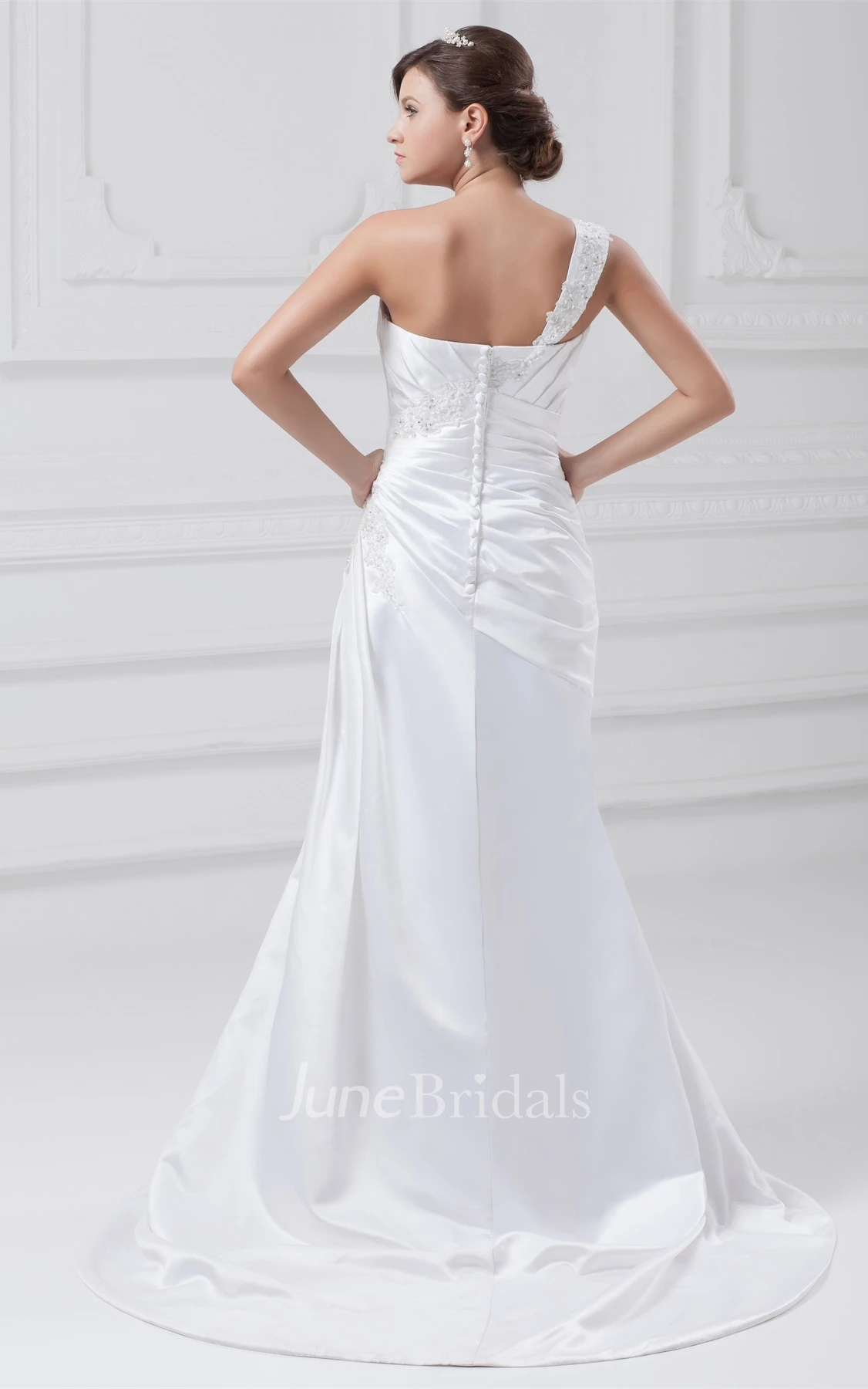 Sleeveless Side-Ruched A-Line Gown with Appliques and Single Strap