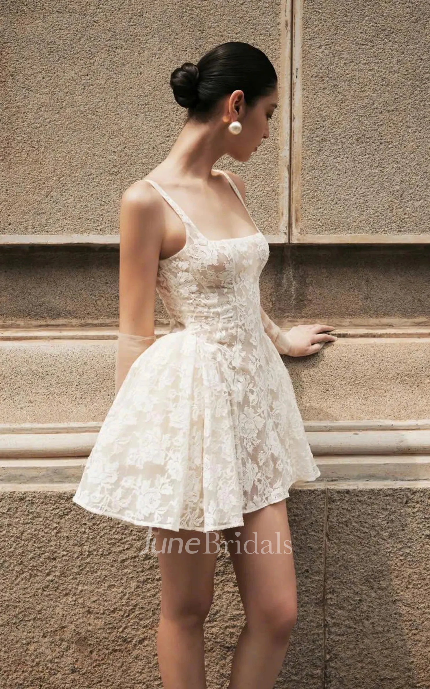 A-line Short Lace Engagement Winter Wedding Dress Square Neck Sleeveless Mini Gown (without Veil)
