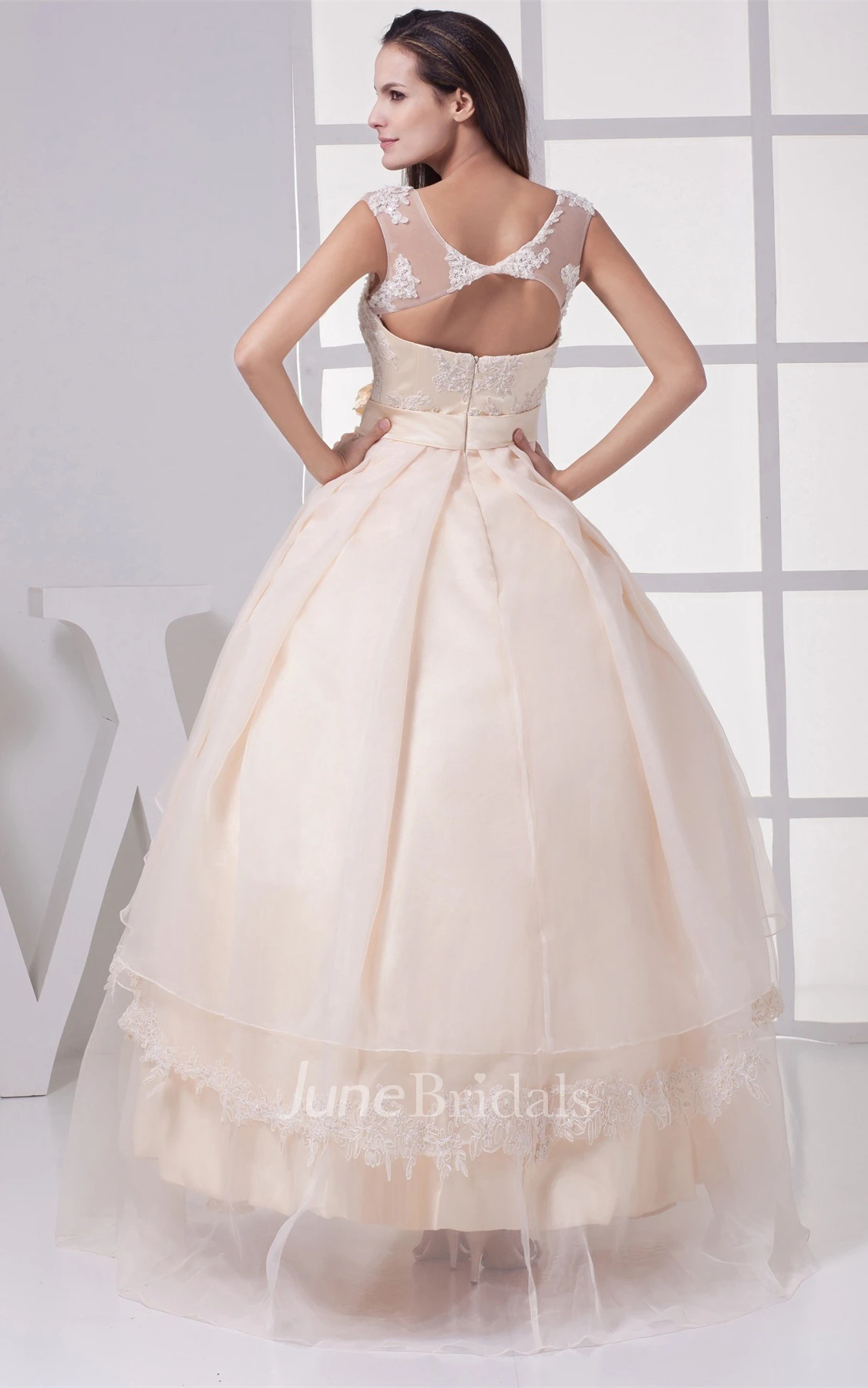 Sleeveless Scoop-Neckline Illusion Sweetheart Dress with Lace Appliques and Side Draping