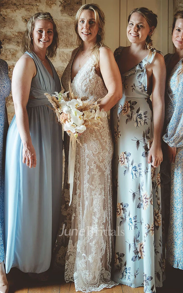 V-neck Mermaid Lace Bohemian Beach Winter Wedding Dress With Open Back And Appliques